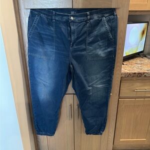 Women’s Blue Jogger Jeans